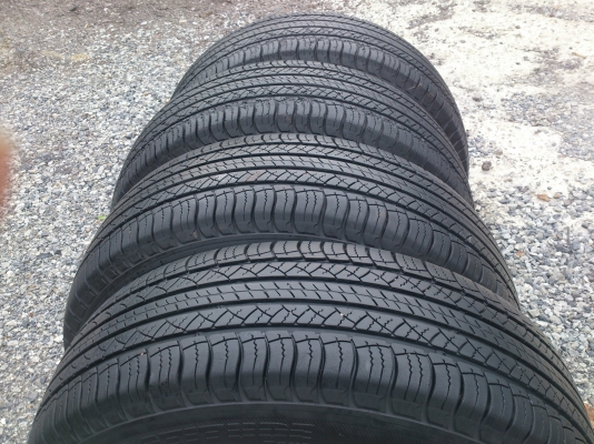 ขายแม็กISUZUพร้อมยางมิชลิน 245/70R16 ยางปี10 สวยๆจำนวน 1 ชุด