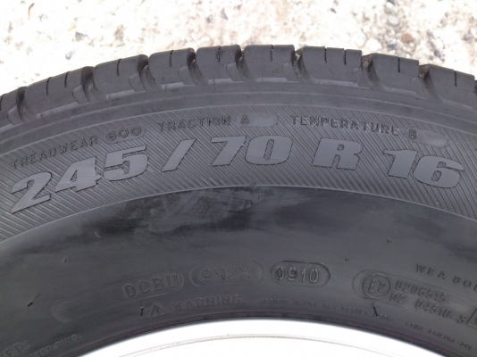 ขายแม็กISUZUพร้อมยางมิชลิน 245/70R16 ยางปี10 สวยๆจำนวน 1 ชุด