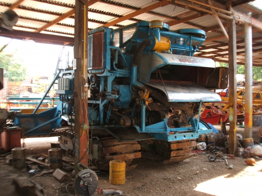 รถเกี่ยวข้าวไทยเส็ง อุ้ม 2.5 ตัน