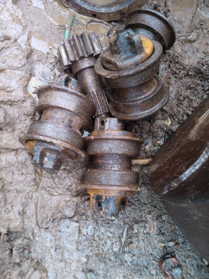 ขายด่วนลอเลอร์ komatsu12ht สภาพสวย