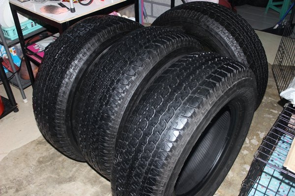 ขายยาง บริดโตน 245/70/16 ปี12