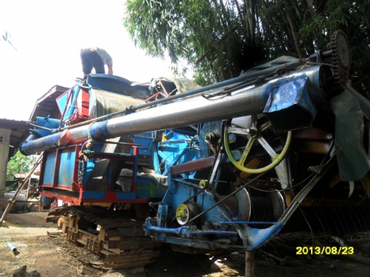 ขายรถเกี่ยวข้าวไทยเส็งยนต์อุ้ม2.59yo