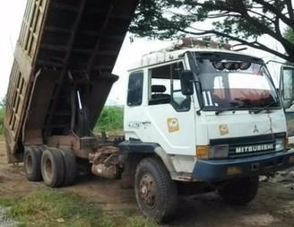 MITSUBISHI FUSO FN527 TURBO 220 HP 6D16 TF 7200 สิบล้อดั๊มพ์ 2 เพลา กระบะดั๊มพ์เหล็ก 12 ตันของ KAC โคราชสภาพดี เครื่องแรงดีไม่เยิ้ม ภายในเก๋งคอนโซลเรือนไมล์สวยครบ พวงมาลัยเพาเวอร์ ระบบเบรคทริ๊ปฟี้ครบครัน ช่วงล่างคัชซีสวยเดิมๆ เพลาบุ๋มเบรคใหญ่ครบแล้ว ยางสภ