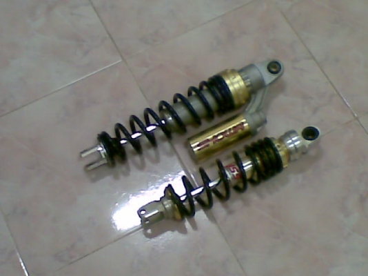 ขายโช็คyssกับshowaโทร 0831799040โส กทม