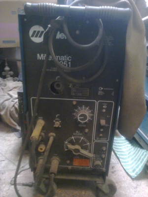 ขายตู้เชื่อมมิกส์ Miller 250 พร้อมถังและอุปกรณ์ 50,000 ค่ะ