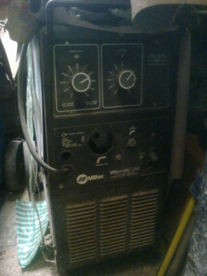 ขายตู้เชื่อมมิกส์ Miller 250 พร้อมถังและอุปกรณ์ 50,000 ค่ะ