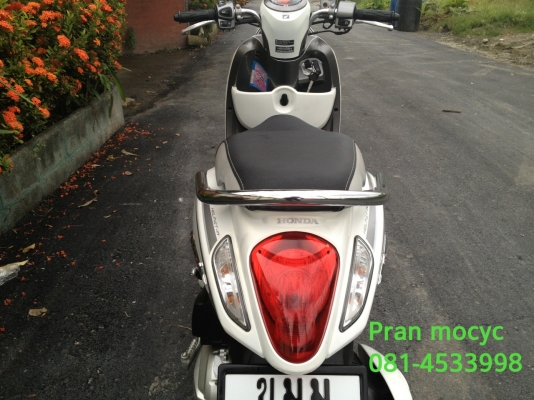 ขาย Honda scoopyสีขาวเทา ปี2556