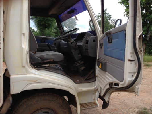 ขาย ถูก 6ล้อดั้มพ์ HINO FC2W 120 HP มีเกียร์สโลว์ พร้อม รถพร้อมใช้เอกสารพร้อมโอน เจ้าของ ขายเอง 081-1811924