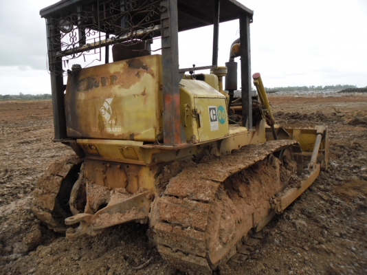 ขายรถแทรกเตอร์ CAT D5B เกียร์ทอ็กโซ่หนาแรงดีพร้อมทำงานเอกสารสัญญาซื้อขาย