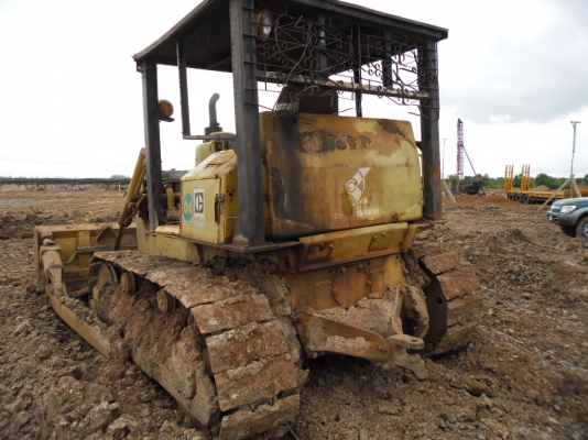 ขายรถแทรกเตอร์ CAT D5B เกียร์ทอ็กโซ่หนาแรงดีพร้อมทำงานเอกสารสัญญาซื้อขาย