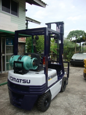 ขายรถโฟล์คลิฟท์ KOMATSU FG15-15 (รถนอก สภาพดี รับประกัน) เครื่องยนต์เบนซิน+แก๊ส 2 ระบบ เกียร์ธรรมดา เสาสูง 4 เมตร มีตัวกระดก (ฮิ้งโฟล์ค) 1,800 ช่ม. งายาว 1,070 มม. ยางตัน 4 ล้อ ขายรถโฟล์คลิฟท์ KOMATSU FG15-15 (รถนอก สภาพดี รับประกัน) เครื่องยนต์เบนซิน+แก๊ส 2 ระบบ เกียร์ธรรมดา เสาสูง 4 เมตร มีตัวกระดก (ฮิ้งโฟล์ค) 1,800 ช่ม. งายาว 1,070 มม. ยางตัน 4 ล้อ