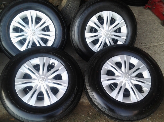 ล้อขอบ 15 6รู พร้อมยาง 195r15 ถอดจากรถตู้ ราคา9000