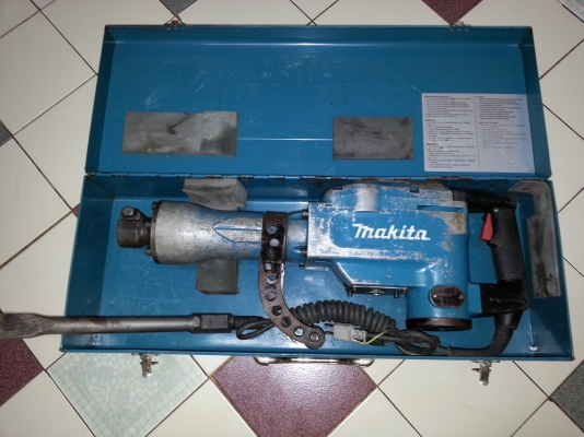 ขายเครื่องสกัดคอนกรีตสกัดไฟฟ้าMakitaรุ่นHM1306(1,510วัตต์)พร้อมใช้งาน