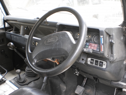 ขายด่วน Land rover defender 650,000 บาท