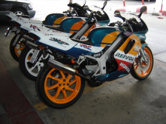 NSR 150 SP PROARM ทำสีใหม่ ทั้งคัน สวยมาก สีเขียวส้ม ลาย REPSOL ลายสนาม รถ แข่ง ทำสีใหม่ ขาย -35900 บาท เท่า นั้น หมดแล้ว หมด เลย ครับ สนใจติด ต่อ คุณ เจ โทร. 0808051985 อยู่ที่  สีลม ซอย 10 บางรัก กทม