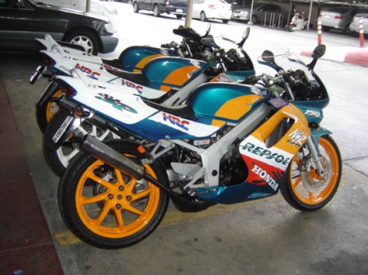 NSR 150 SP PROARM ทำสีใหม่ ทั้งคัน สวยมาก สีเขียวส้ม ลาย REPSOL ลายสนาม รถ แข่ง ทำสีใหม่ ขาย -35900 บาท เท่า นั้น หมดแล้ว หมด เลย ครับ สนใจติด ต่อ คุณ เจ โทร. 0808051985 อยู่ที่  สีลม ซอย 10 บางรัก กทม