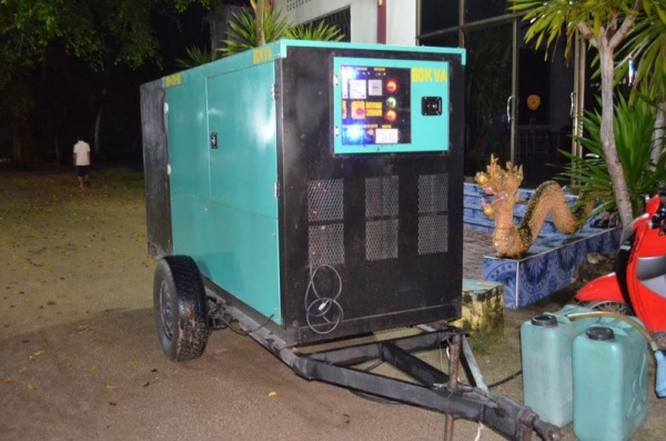 ขายเครื่องปั่นไฟ 60 kva AVR ไฟ 3 เฟส Hino EH700 ให้ราคา 200,000บาท ภายใน 2 วันนี้เท่านั้น อีก2วันมีคนมาเอา