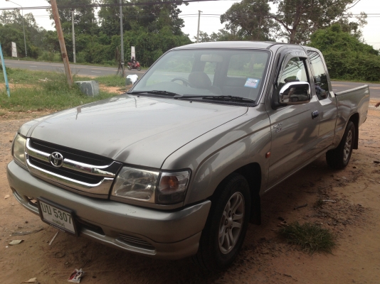 TOYOTA HILUX TIGER D4D EXTRACAB 2.5  MT ปี 2003 รถสวยสีบางเดิมๆดี เครื่องแห้งแรงดีไม่มีเยิ้ม ภายในเก๋งคอนโซลสวยครบพร้อม CD แอร์เย็น พ.เพาเวอร์ ก.ไฟฟ้าครบครัน กระบะปูพื้นยางลายเนอร์ ช่วงล่างแน่น ยางสภาพดี 4 เส้นประมาณ 70\% พร้อมใช้งาน เอกสารทะเบียนภาษีคร
