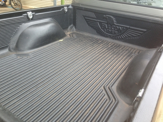 TOYOTA HILUX TIGER D4D EXTRACAB 2.5  MT ปี 2003 รถสวยสีบางเดิมๆดี เครื่องแห้งแรงดีไม่มีเยิ้ม ภายในเก๋งคอนโซลสวยครบพร้อม CD แอร์เย็น พ.เพาเวอร์ ก.ไฟฟ้าครบครัน กระบะปูพื้นยางลายเนอร์ ช่วงล่างแน่น ยางสภาพดี 4 เส้นประมาณ 70\% พร้อมใช้งาน เอกสารทะเบียนภาษีคร