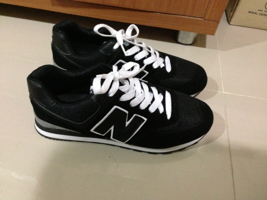 ขายรองเท้า New Balance เบอร์43 มือ1 ราคา 550 บาทพร้อมส่งครับ