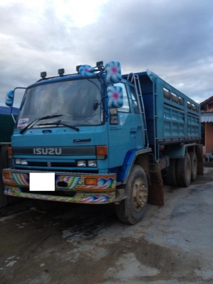 ขายสิบล้อร็อกกี้FXZ 240 หัวเก๋งสวย มี ระบบลากพ่วง รถพร้อมใช้งานมาก