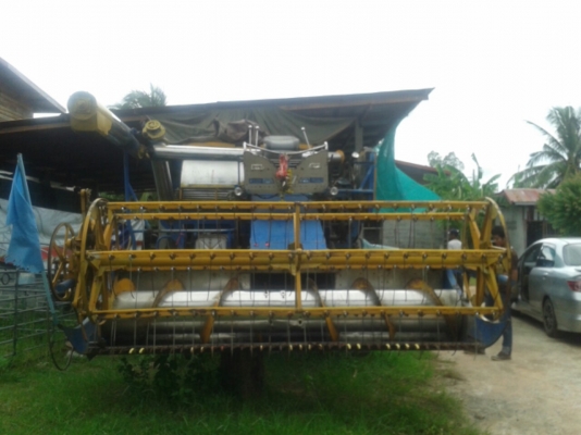 ขายรถเกี่ยวอุ้มปรับระดับ เครื่อง 175เทอร์โบ ขายรถเกี่ยวอุ้มปรับระดับ เครื่อง 175เทอร์โบ