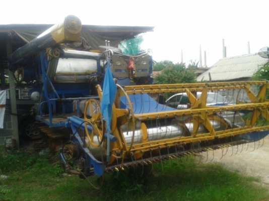 ขายรถเกี่ยวอุ้มปรับระดับ เครื่อง 175เทอร์โบ