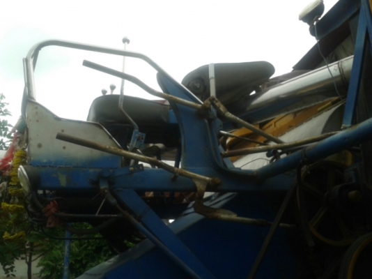 ขายรถเกี่ยวอุ้มปรับระดับ เครื่อง 175เทอร์โบ ขายรถเกี่ยวอุ้มปรับระดับ เครื่อง 175เทอร์โบ