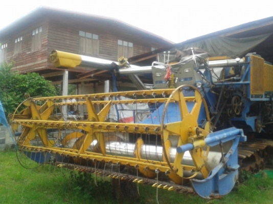 ขายรถเกี่ยวอุ้มปรับระดับ เครื่อง 175เทอร์โบ ขายรถเกี่ยวอุ้มปรับระดับ เครื่อง 175เทอร์โบ