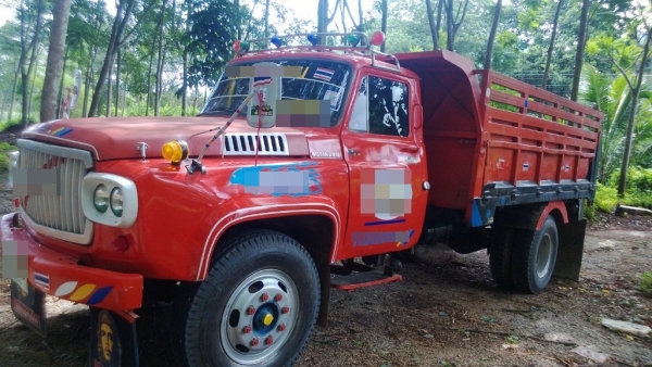 รถบรรทุก 6 ล้อดั้มพ์ นิสสัน ดีเซล 165 แรง//ติดต่อเจ้าของโดยตรง089-731-8784  085-690-4768