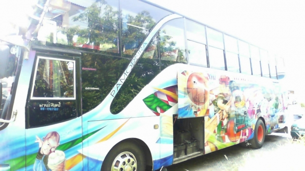 ขายรถบัส  สนใจติดต่อเลย 081-7027743