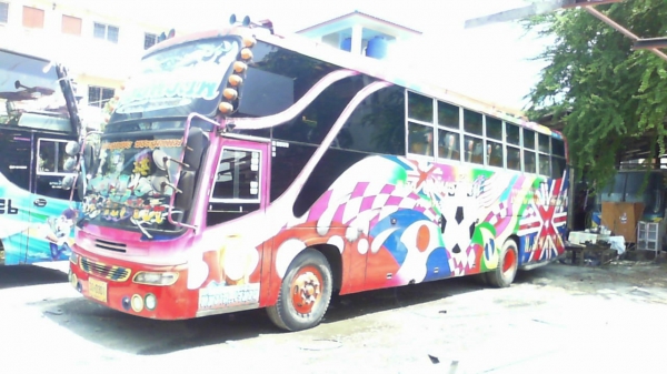 ขายรถบัส  สนใจติดต่อ 081-7027743