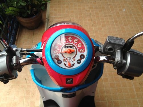 HONDA SCOOPY I ตัวใหม่ล่าสุด(ไฟฝัง)ลายLOVERรถ8เดือนวิ่ง2xxxโลสวยกริ้บพร้อมใช้งาน