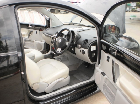 VOLKSWAGEN NEW BEETLE 2.0 สีดำเดิม เครื่องเดิม เกียร์AUTO VOLKSWAGEN NEW BEETLE 2.0 สีดำเดิม เครื่องเดิม เกียร์AUTO