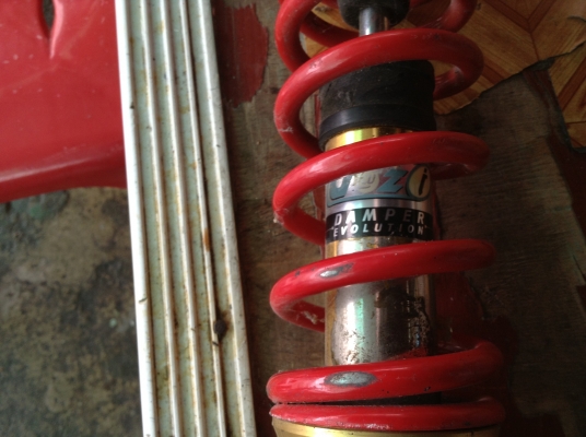 ขาย. โช๊คหลัง ฟีโน่. 600