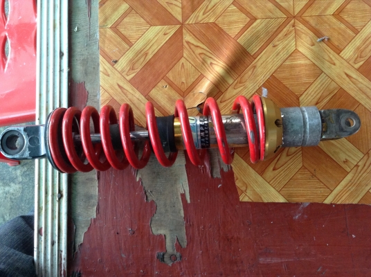 ขาย. โช๊คหลัง ฟีโน่. 600