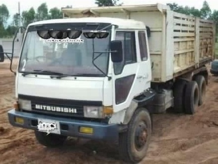 MITSUBISHI FUSO FN527 - 195 HP 6D16 TD 3200 สิบล้อดั๊มพ์ 2 เพลา กระบะดั๊มพ์เหล็ก 12 ตันของ KAC โคราชสภาพดี เครื่องแน่นดีแรงดี หัวเก๋งตาเหลี่ยมสภาพดีไม่มีผุภายในคอนโซลสวยครบ พวงมาลัยเพาเวอร์ ระบบเบรคทริ๊ปฟี้ ช่วงล่างคัชซีสวยเดิมๆไม่มีบวม ยางสภาพดี 10 เส้นป