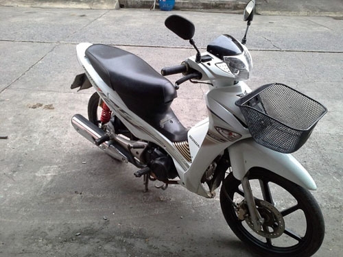 Wave 125 i ปี 53 รถบ้าน เดิมๆ เครื่องแน่นๆ หลุดจำนำ ไม่มีเล่ม แต่มีสำเนาหน้าเล่ม และสัญญาซื้อขายให้ ราคา 21,900 บาท เหมาะสำหรับใช้งานตจว. หรือขายต่อ คุ้มแน่นอนจ้า ราคาต่อรองกันได้