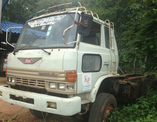 HINO ZM 260 HP EK100 สิบล้อ 2 เพลา พร้อมทำเป็นหางปลาทำเป็นเทรลเลอร์ได้เลยครับ เครื่องแน่นแรงดีไม่มีเยิ้ม หัวเก๋งภายในคอนโซลครบพร้อมไม่มีผุกร่อน พวงมาลัยเพาเวอร์ ระบบเบรคทริ๊ปฟี้ ช่วงล่างคัชซีไม่มีบวมไม่มีแตก ยางสภาพดี 70\% พร้อมใช้งาน เอกสารเล่มทะเบียนชุดโ
