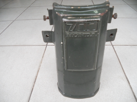 หน้าอก HONDA  C700