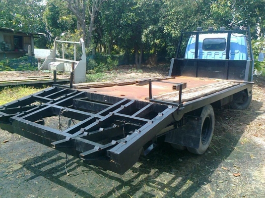 ISUZU NKR  เครื่อง 110   4BC  6 ล้อ  หางยกได้ กระบะยาว 4 เมตรกว่าๆ