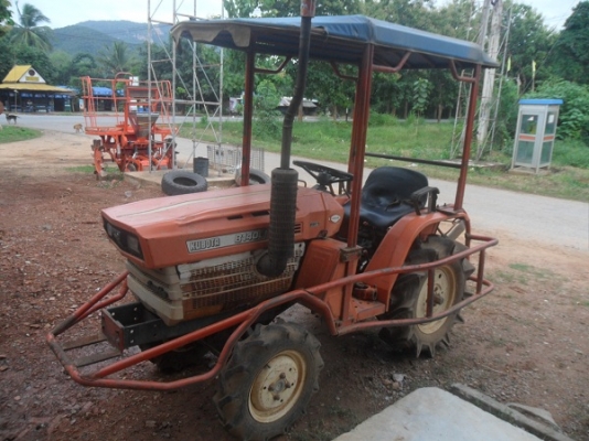 ขายแล้ว พี่วิเชียร บ้านเก่า รับรถแล้วครับ รถไถเล็ก KUBOTA รุ่น B1400 มีโคลงกันอ้อย-พร้อมโรตารี่ สภาพสวยใช้น้อยยางดี