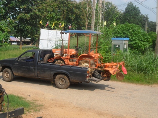 ขายแล้ว พี่วิเชียร บ้านเก่า รับรถแล้วครับ รถไถเล็ก KUBOTA รุ่น B1400 มีโคลงกันอ้อย-พร้อมโรตารี่ สภาพสวยใช้น้อยยางดี