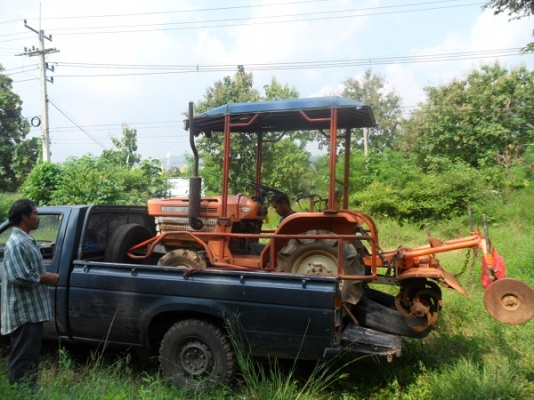 ขายแล้ว พี่วิเชียร บ้านเก่า รับรถแล้วครับ รถไถเล็ก KUBOTA รุ่น B1400 มีโคลงกันอ้อย-พร้อมโรตารี่ สภาพสวยใช้น้อยยางดี