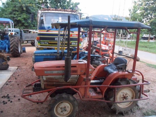 ขายแล้ว พี่วิเชียร บ้านเก่า รับรถแล้วครับ รถไถเล็ก KUBOTA รุ่น B1400 มีโคลงกันอ้อย-พร้อมโรตารี่ สภาพสวยใช้น้อยยางดี