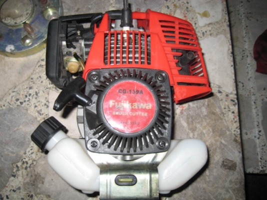 ขายเครื่องตัดหญ้า 4 จังหวะไม่มีหาง 1,800 ของใหม่มีตัวเดียว