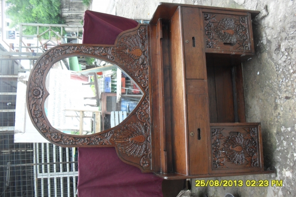 ขายโต๊ะเครื่องแป้งไม้สักทองพร้อมเก้าอี้