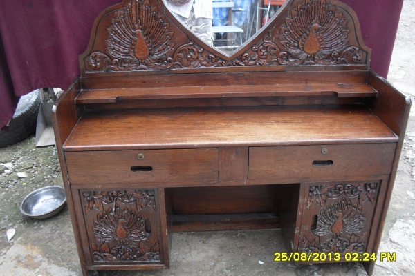 ขายโต๊ะเครื่องแป้งไม้สักทองพร้อมเก้าอี้