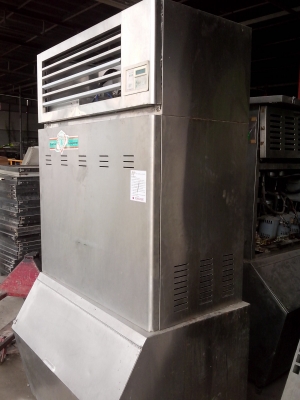 เครื่องทำน้ำเเข็งมือสองสภาพพร้อมใช้ครับ มี หลายขนาด