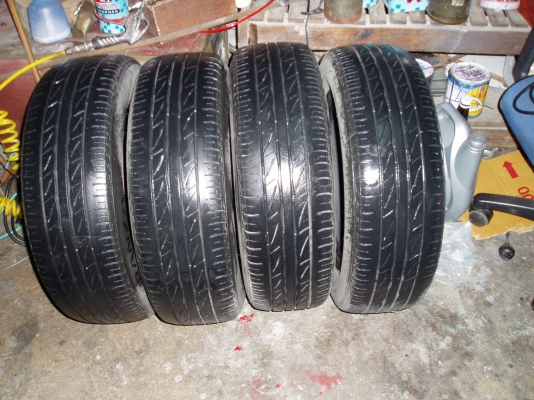 ขายยาง175 65 14บริดสโตนAR10